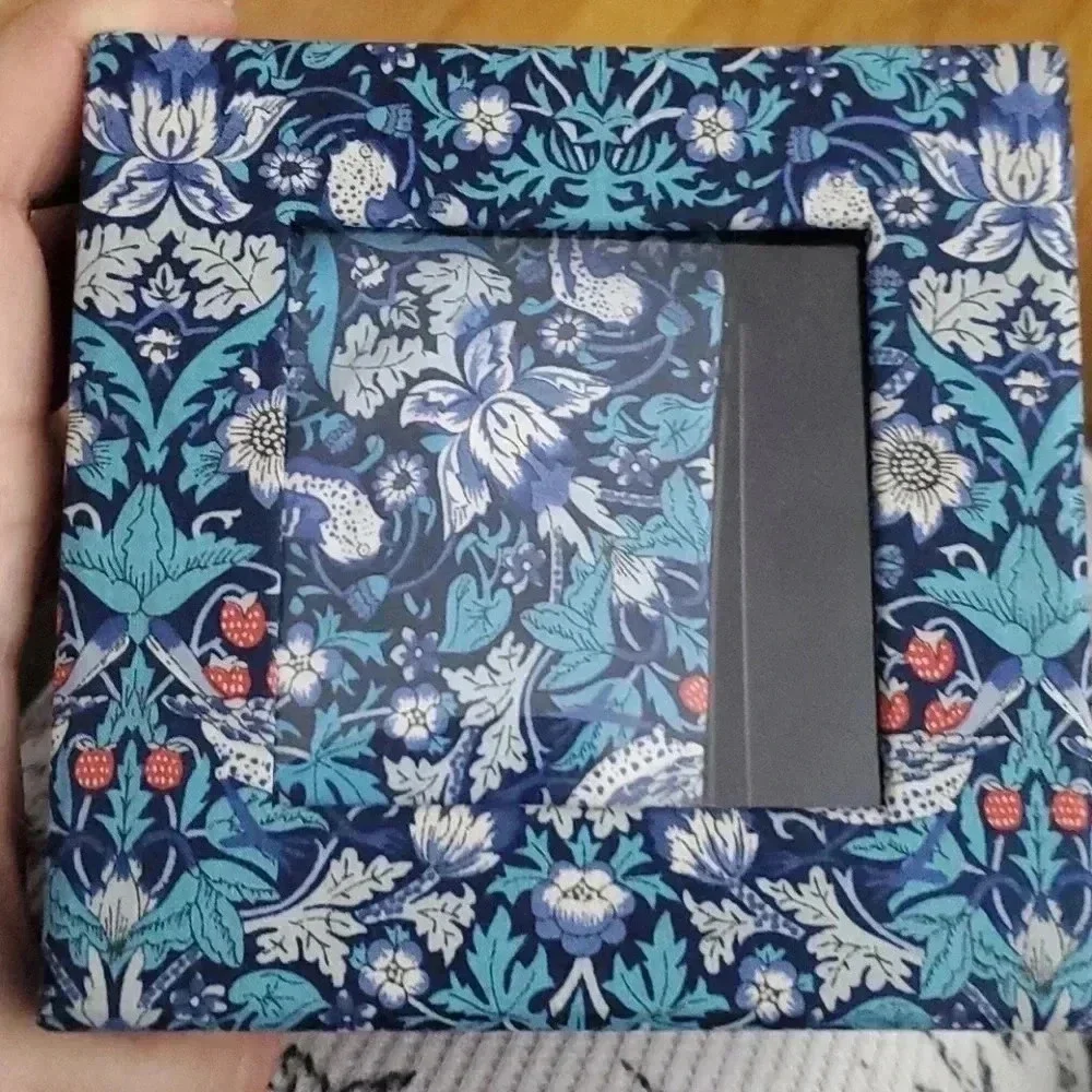 GIANNI FERAUD TIE WITH MATCHING GIFT BOX